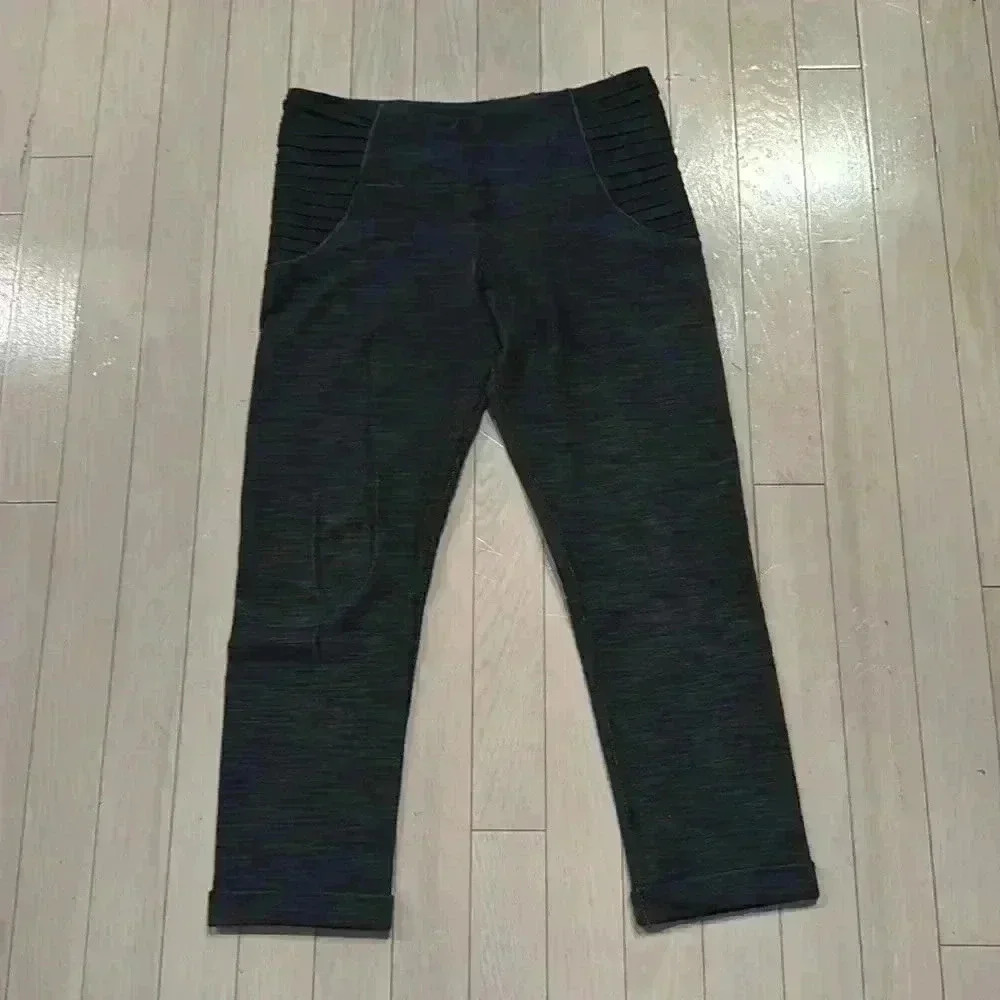 Lululemon leggings with ruffles on side and folded bottoms